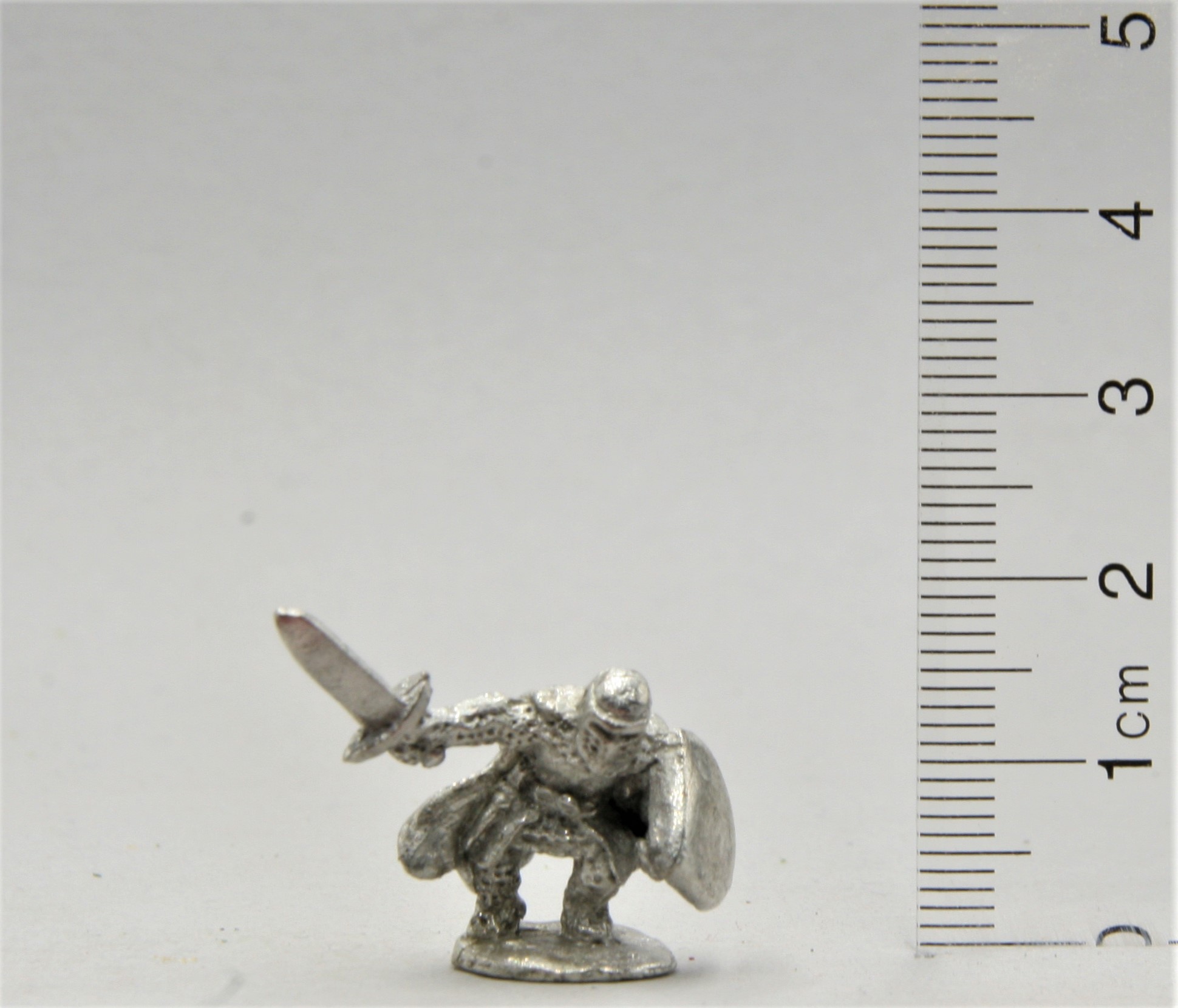 Knight with Cape Attacking pewter